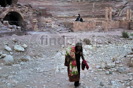 dettaglio immagine NKN6811 Nomade nabateo di Petra al risveglio (Giordania)