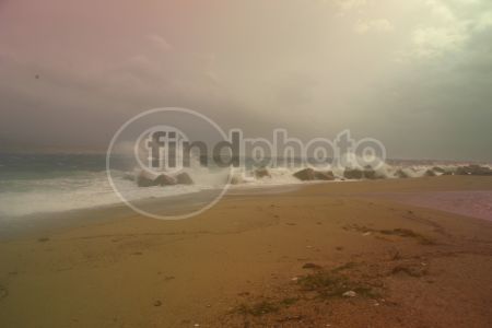 dettaglio immagine Giochi di colore nella mareggiata